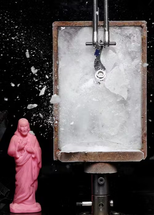 Seneida Biendarra climbing