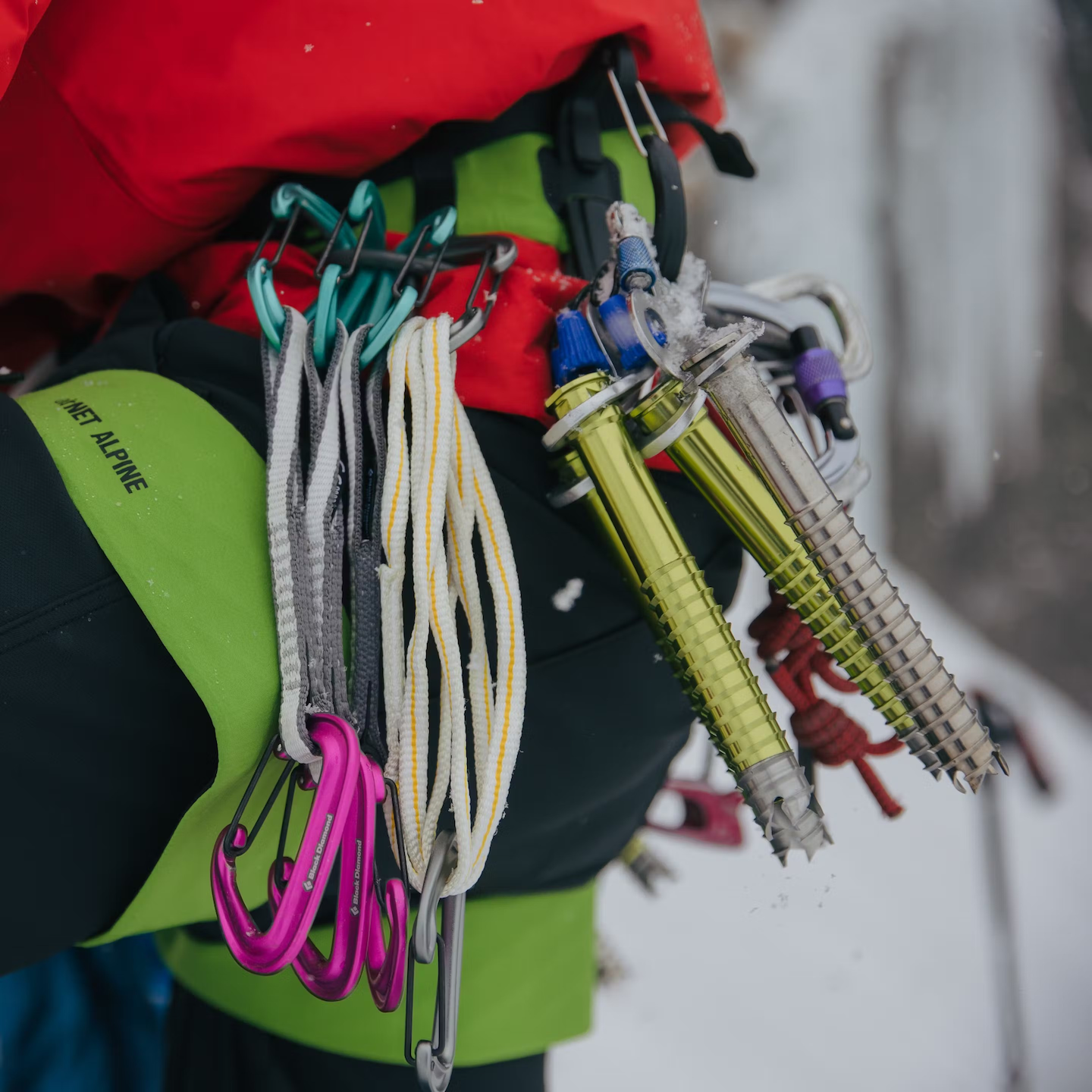 Seneida Biendarra climbing